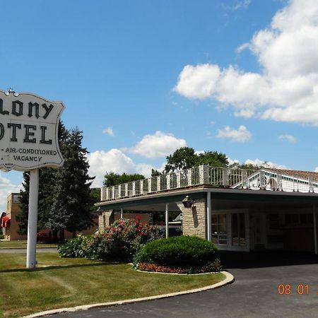 Colony Motel Brookfield Exterior photo