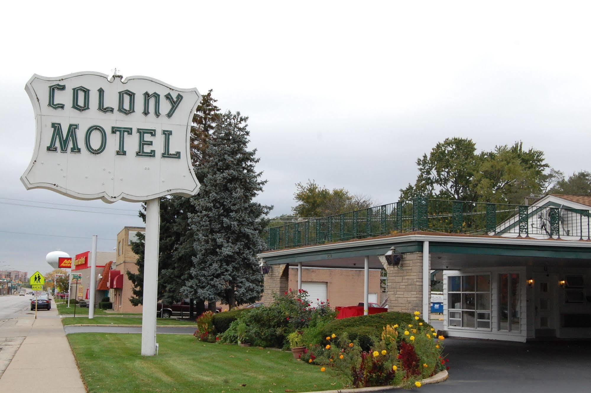 Colony Motel Brookfield Exterior photo